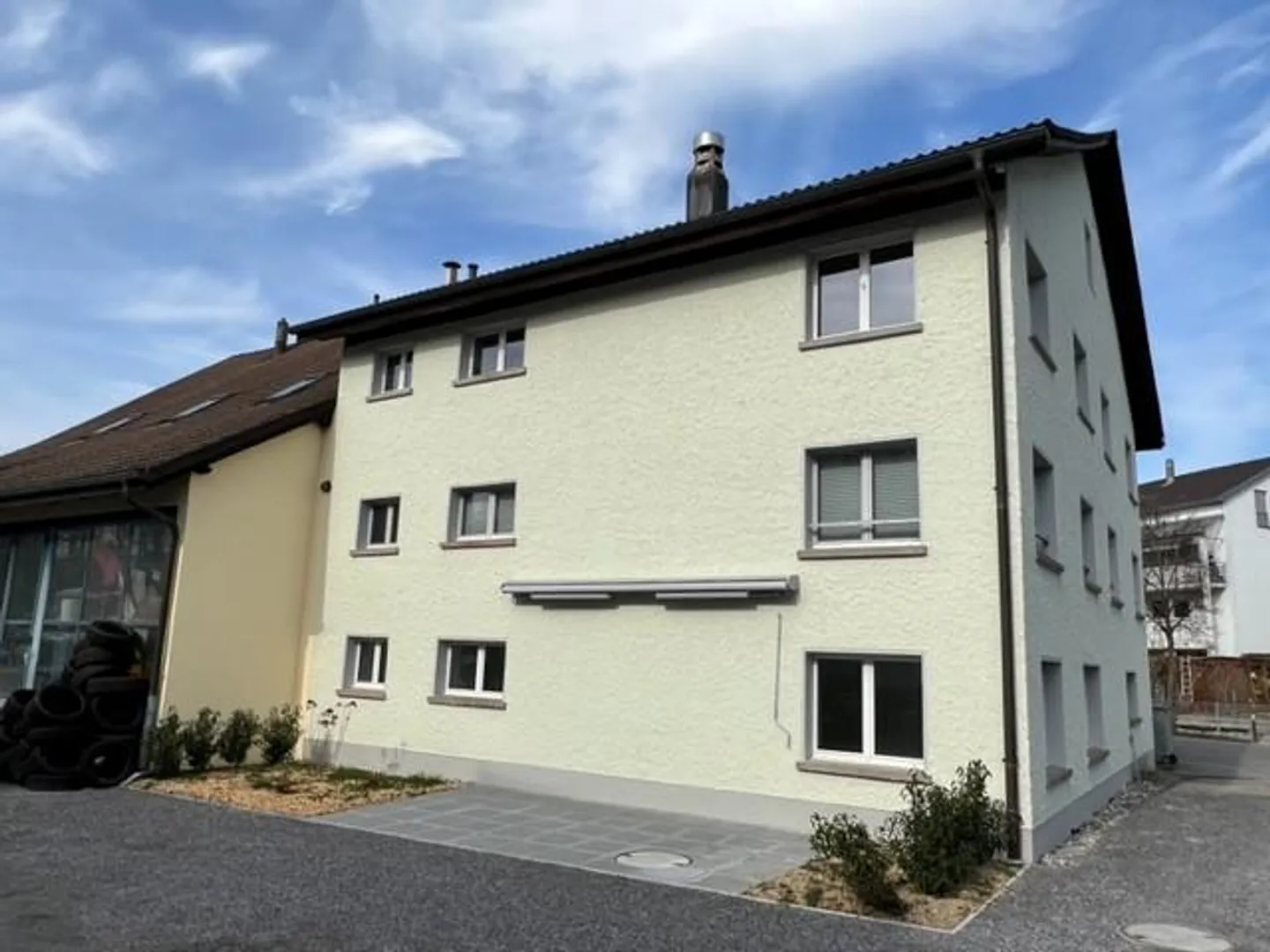 Incantevole appartamento mansardato di 2,5 stanze a Uster - Foto 1 di 11
