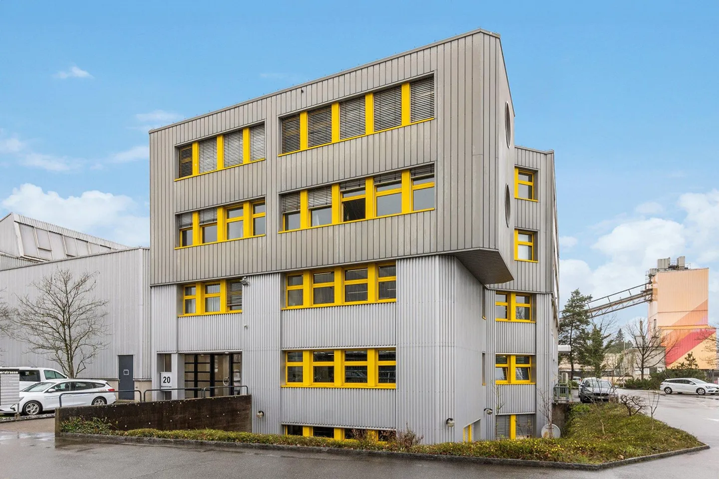 Spazio commerciale versatile per uso commerciale e di stoccaggio combinato... - Foto 1 di 5