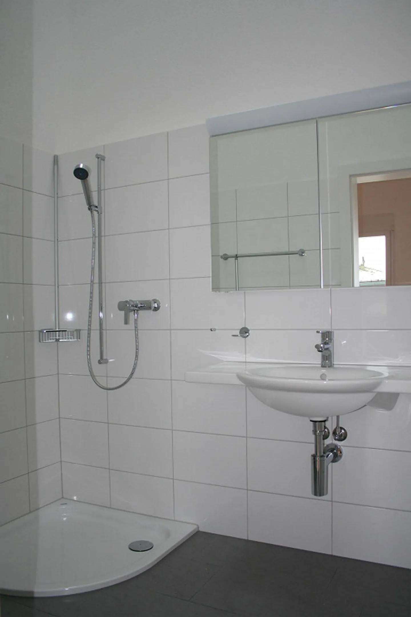 Modernes Familienhaus mit Garten - Foto 5 von 12