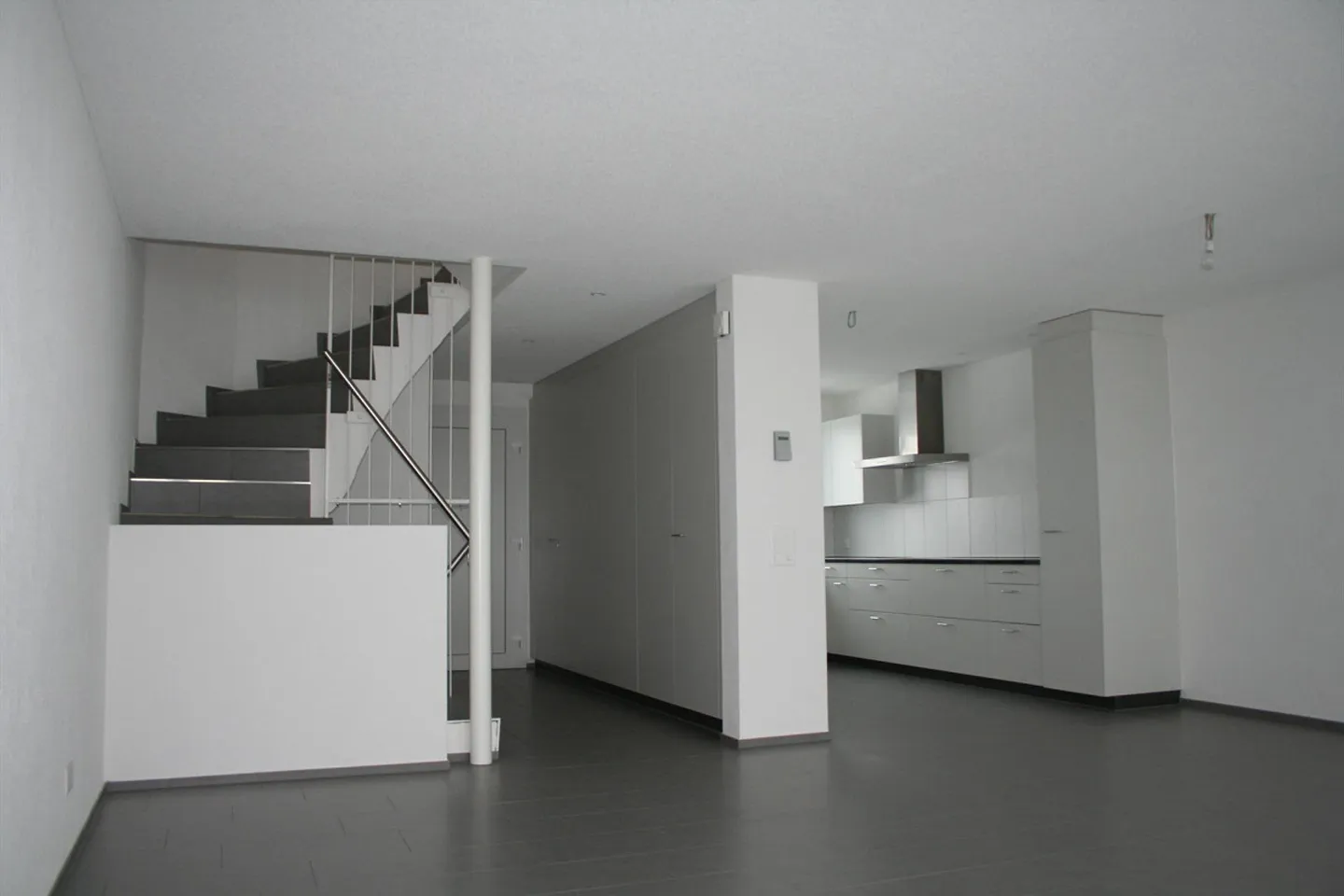 Modernes Familienhaus mit Garten - Foto 10 von 12