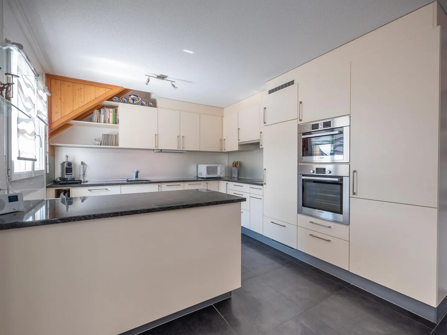 Modern 4.5-room maisonette apartment with Swedish stove - Photo 6 of 24