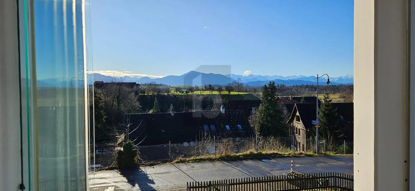 Geräumige Wohnung mit Aussicht - Foto 2 von 6