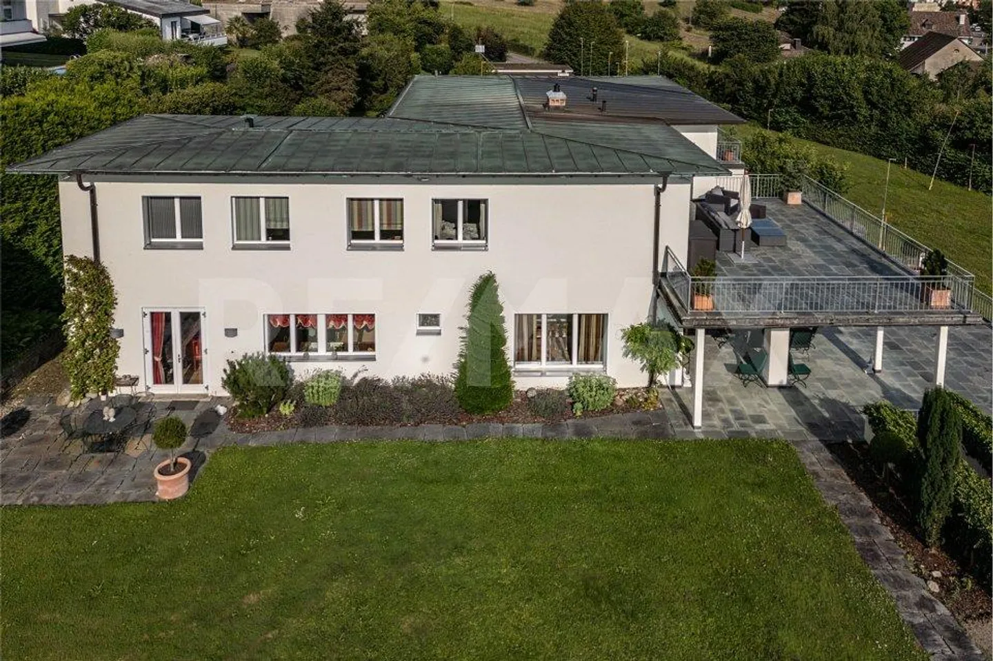 Exklusive Villa mit 13 Zimmern an bester Lage in Unterengstringen - Foto 3 von 13