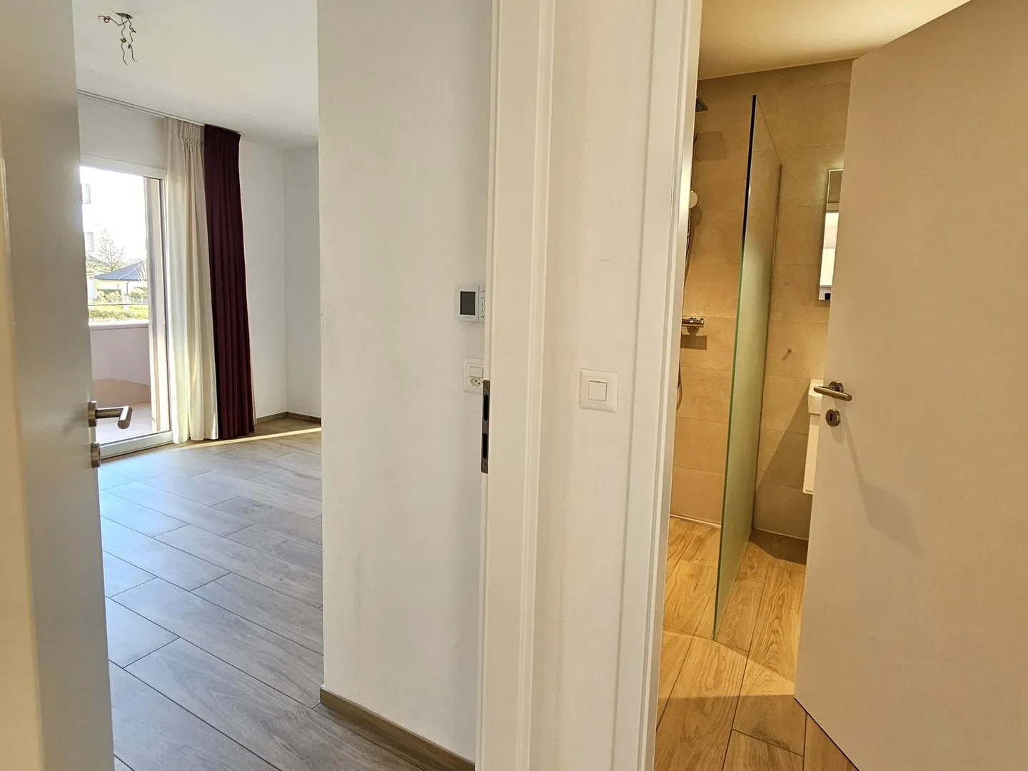 Southeast-oriented apartment with balcony - Photo 8 of 10