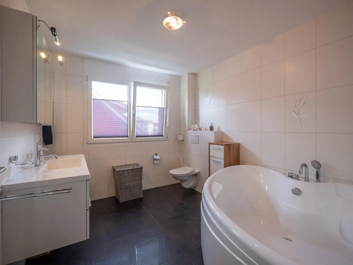Modern 4.5-room maisonette apartment with Swedish stove - Photo 17 of 24