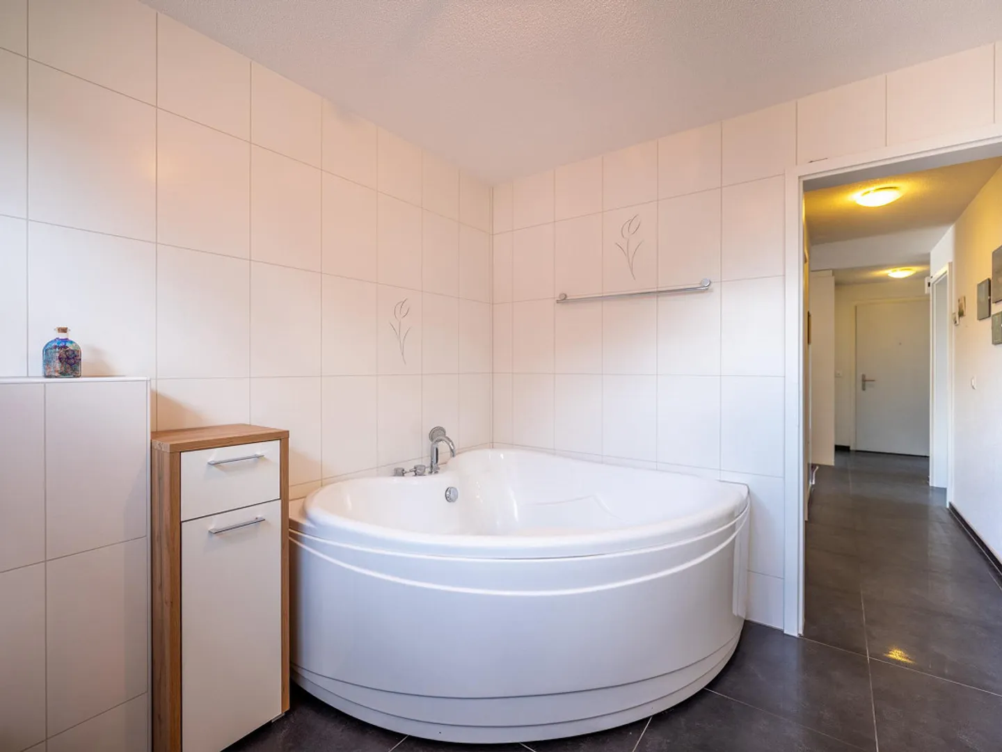 Modern 4.5-room maisonette apartment with Swedish stove - Photo 18 of 24