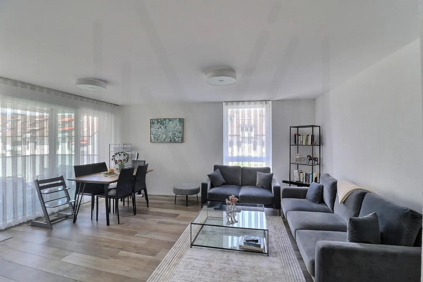 Ein zeitgenössischer Lebensstil nur wenige Schritte vom Zentrum von Bulle entfernt? Wunderschöne 3,5 Zimmer - Foto 2 von 12