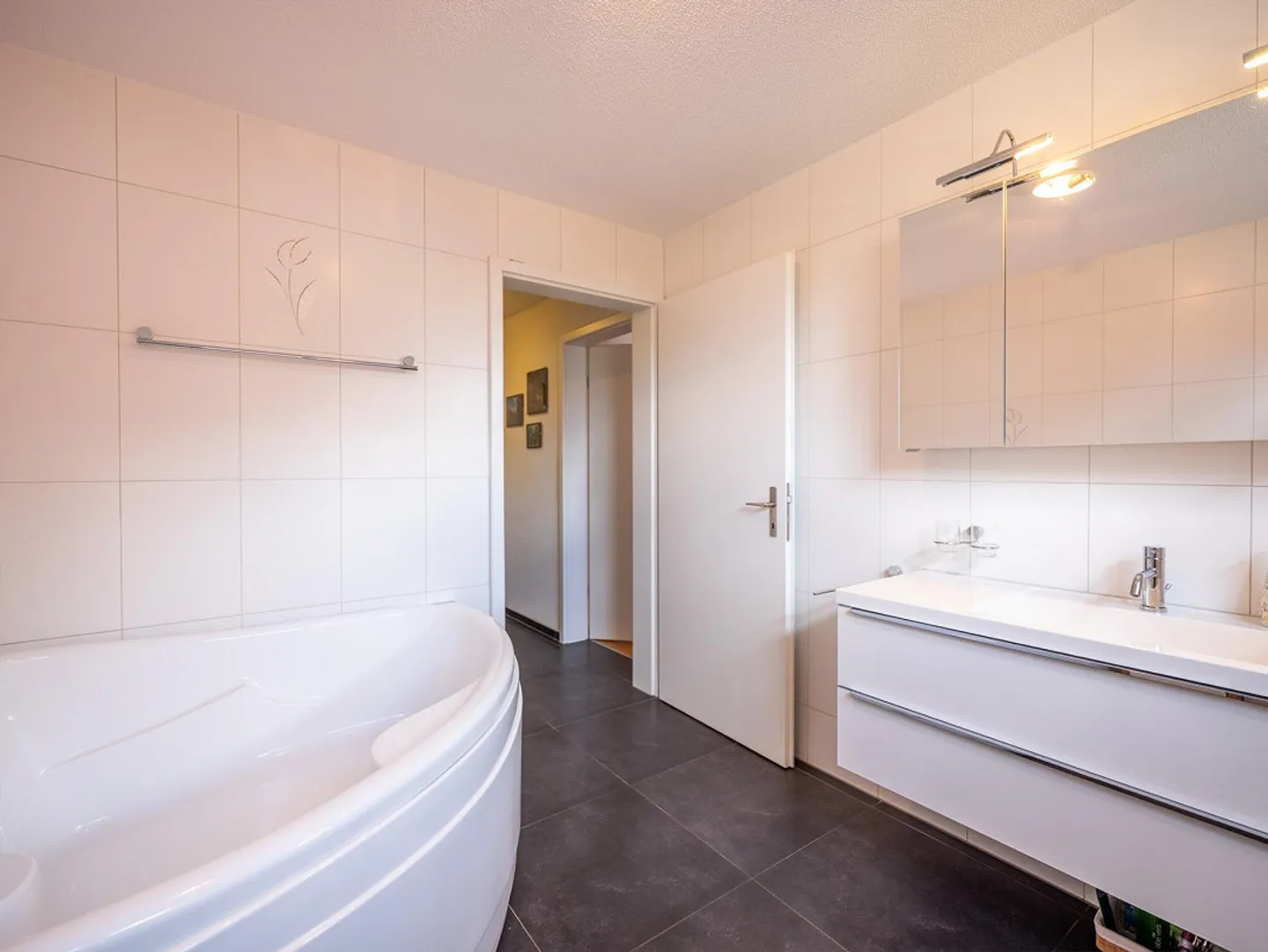 Modern 4.5-room maisonette apartment with Swedish stove - Photo 19 of 24