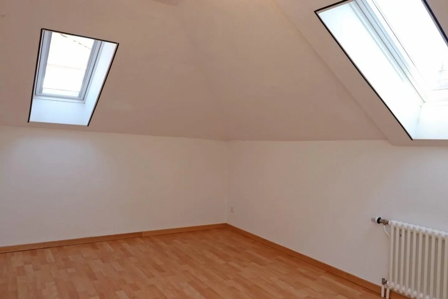 Appartement moderne de 3,5 pièces à louer dans un emplacement central - Photo 4 sur 5