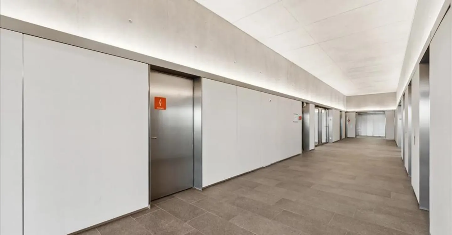 Office space for rent - Photo 10 of 13