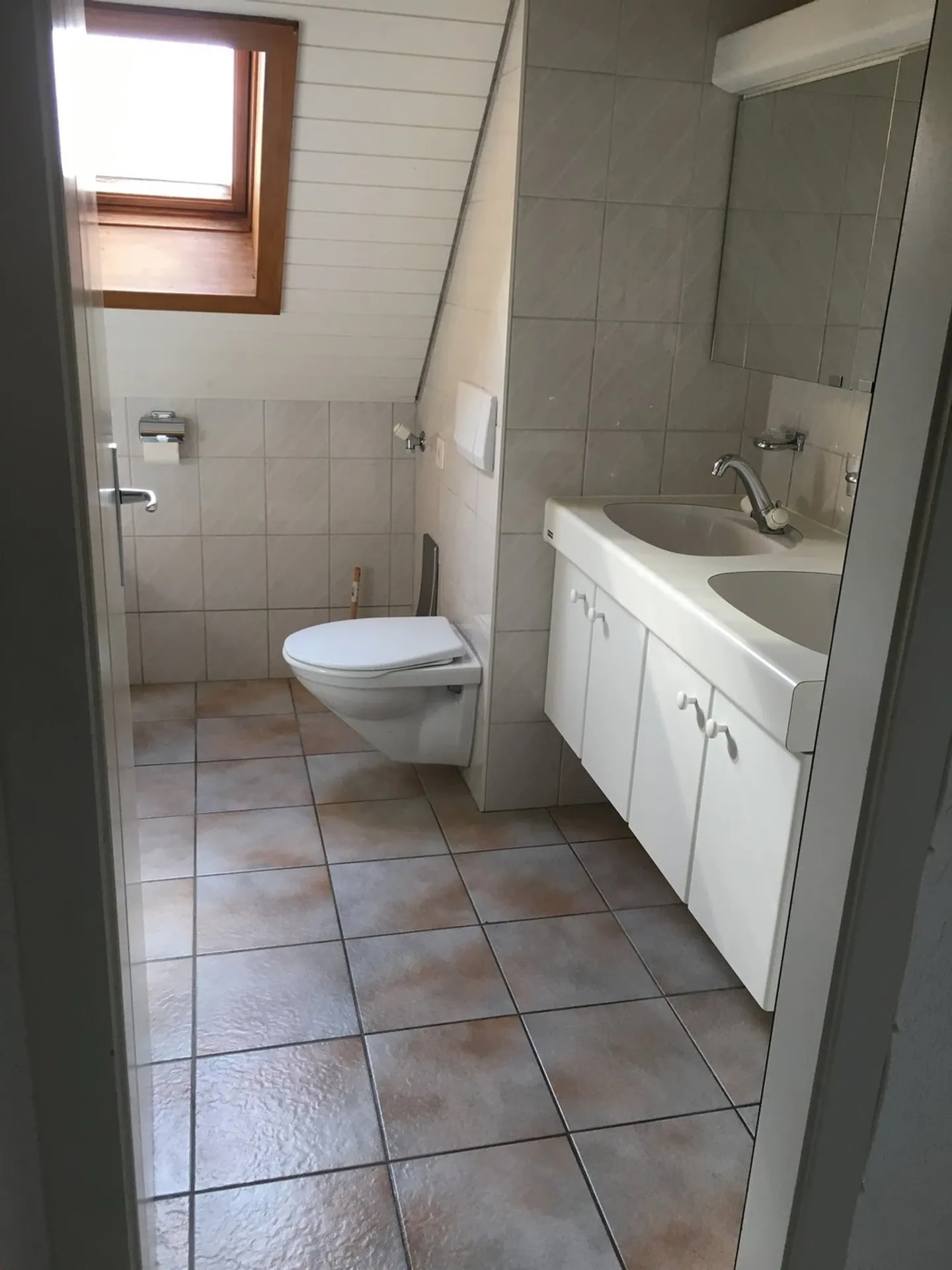 Heimelige 3.5-Zimmerwohnung im Herzen von Düdingen zu vermieten - Foto 6 di 8