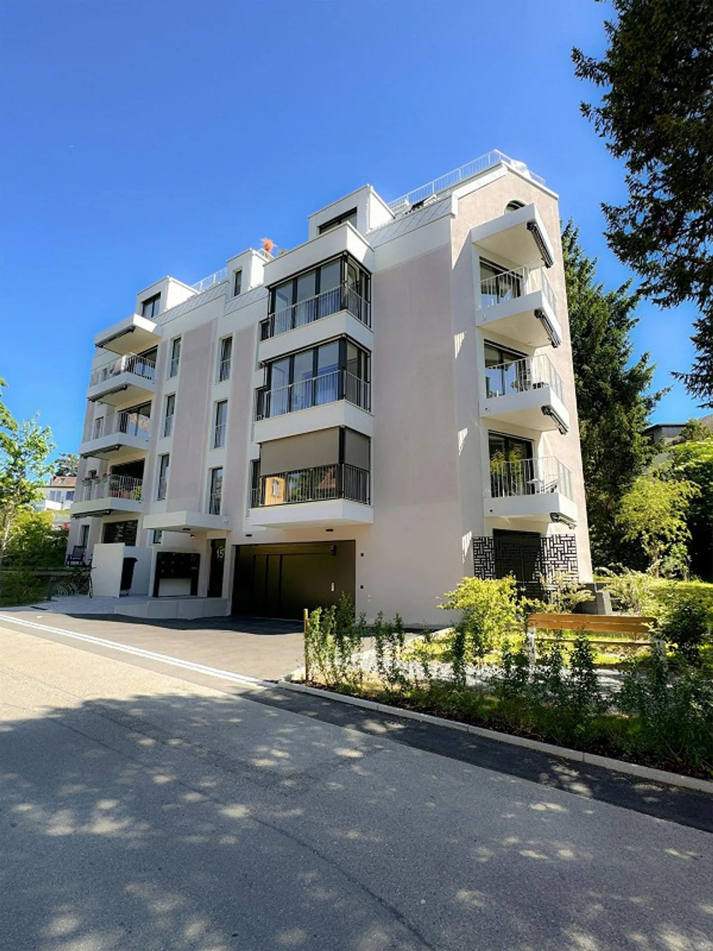 Sentiment exclusif de terrasse sur le toit dans un emplacement central à Oerlikon - Photo 1 sur 13