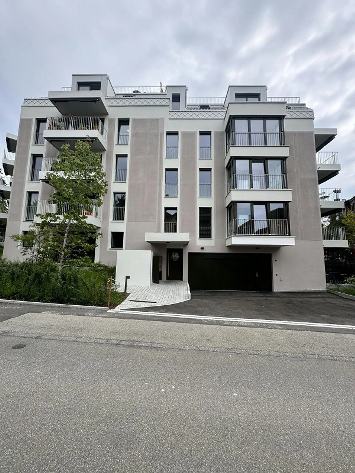 Sentiment exclusif de terrasse sur le toit dans un emplacement central à Oerlikon - Photo 2 sur 13