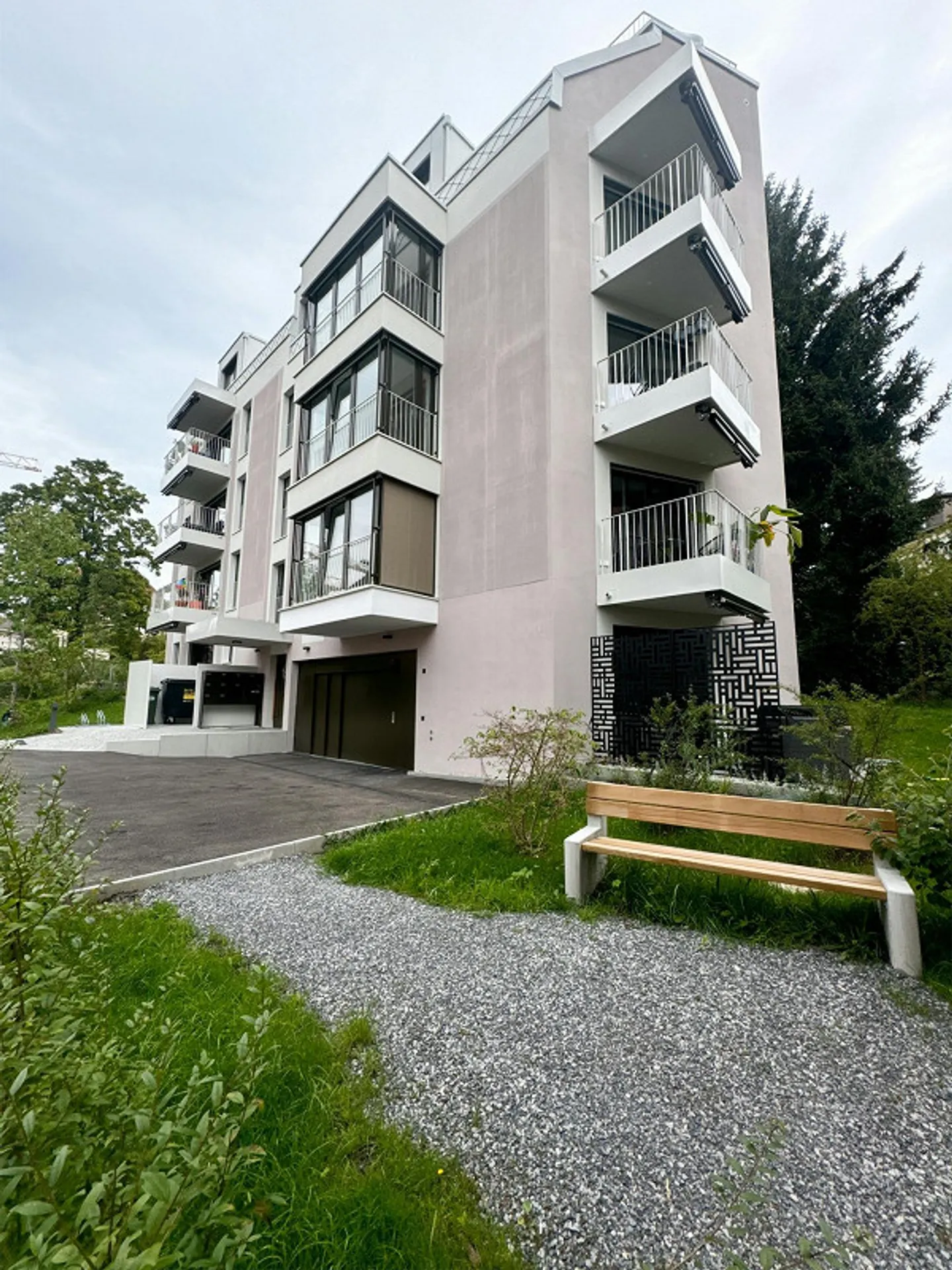 Sentiment exclusif de terrasse sur le toit dans un emplacement central à Oerlikon - Photo 3 sur 13