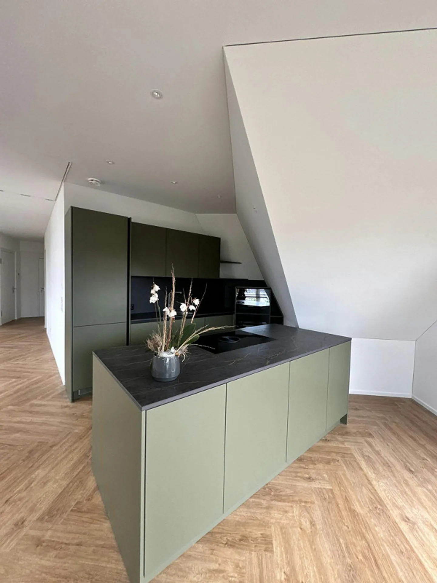 Sentiment exclusif de terrasse sur le toit dans un emplacement central à Oerlikon - Photo 11 sur 13