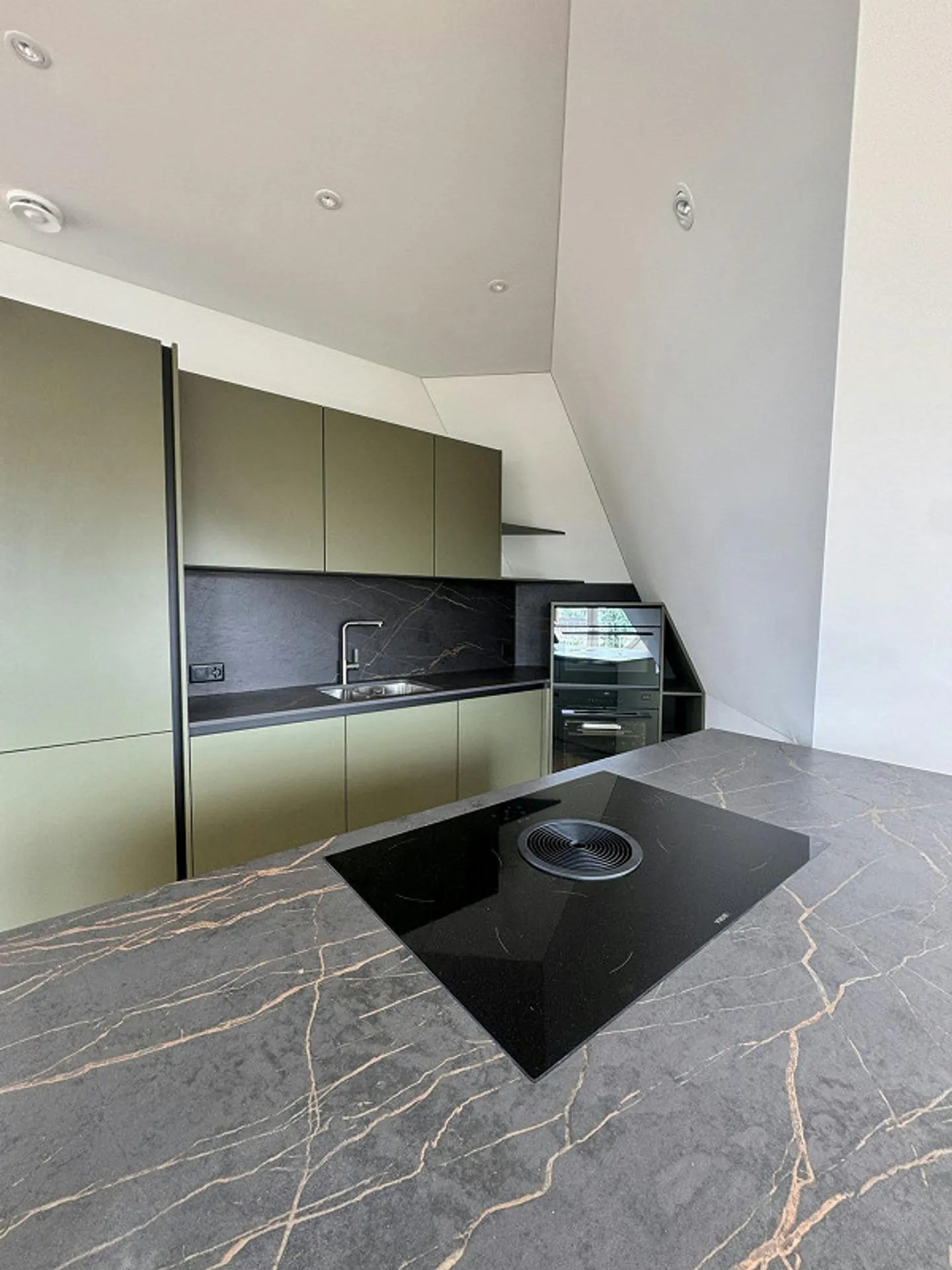 Sentiment exclusif de terrasse sur le toit dans un emplacement central à Oerlikon - Photo 12 sur 13