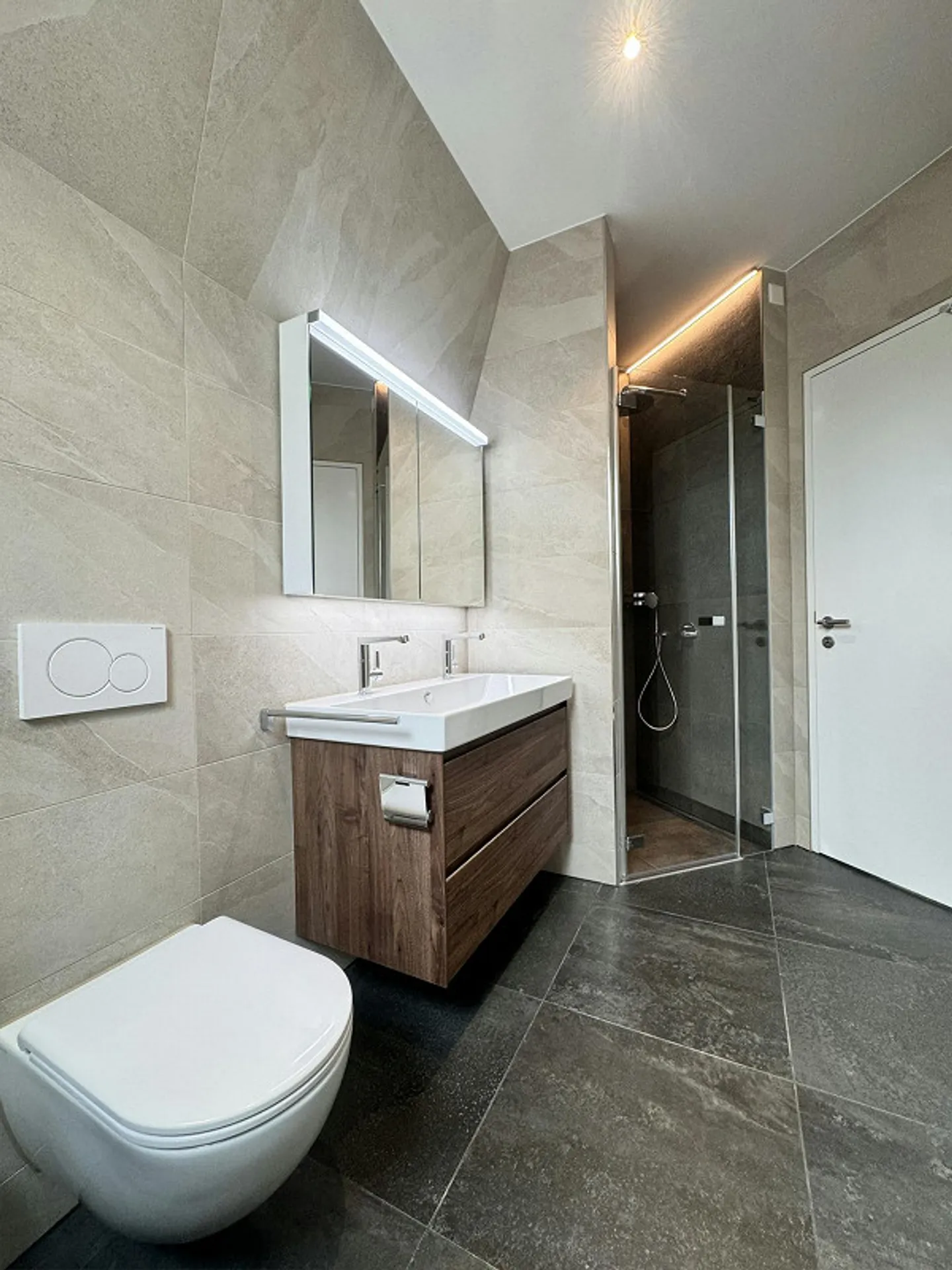 Sentiment exclusif de terrasse sur le toit dans un emplacement central à Oerlikon - Photo 6 sur 13