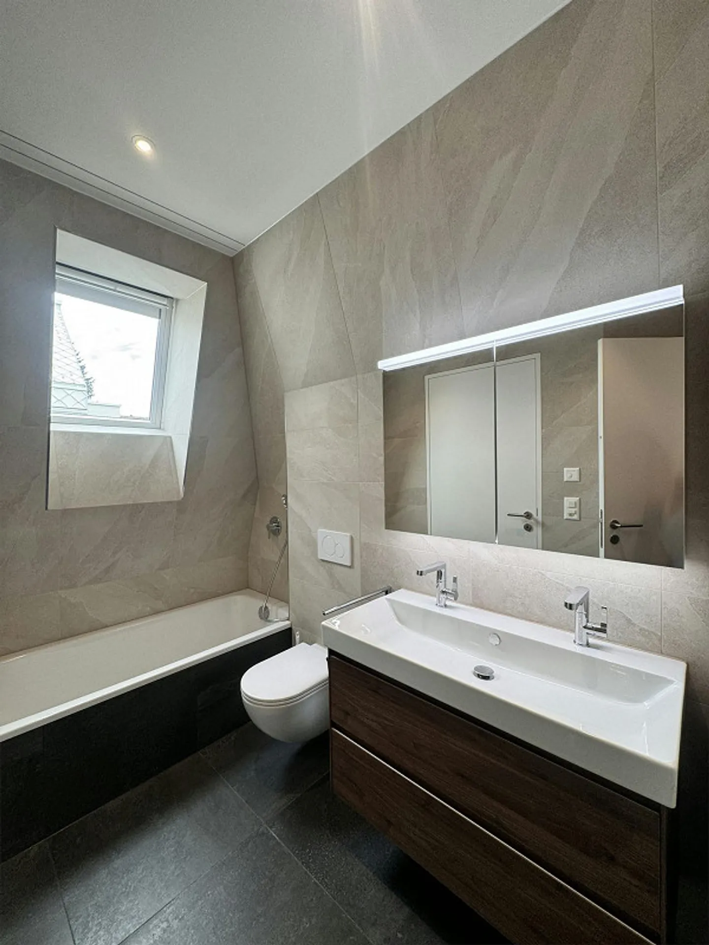 Sentiment exclusif de terrasse sur le toit dans un emplacement central à Oerlikon - Photo 7 sur 13