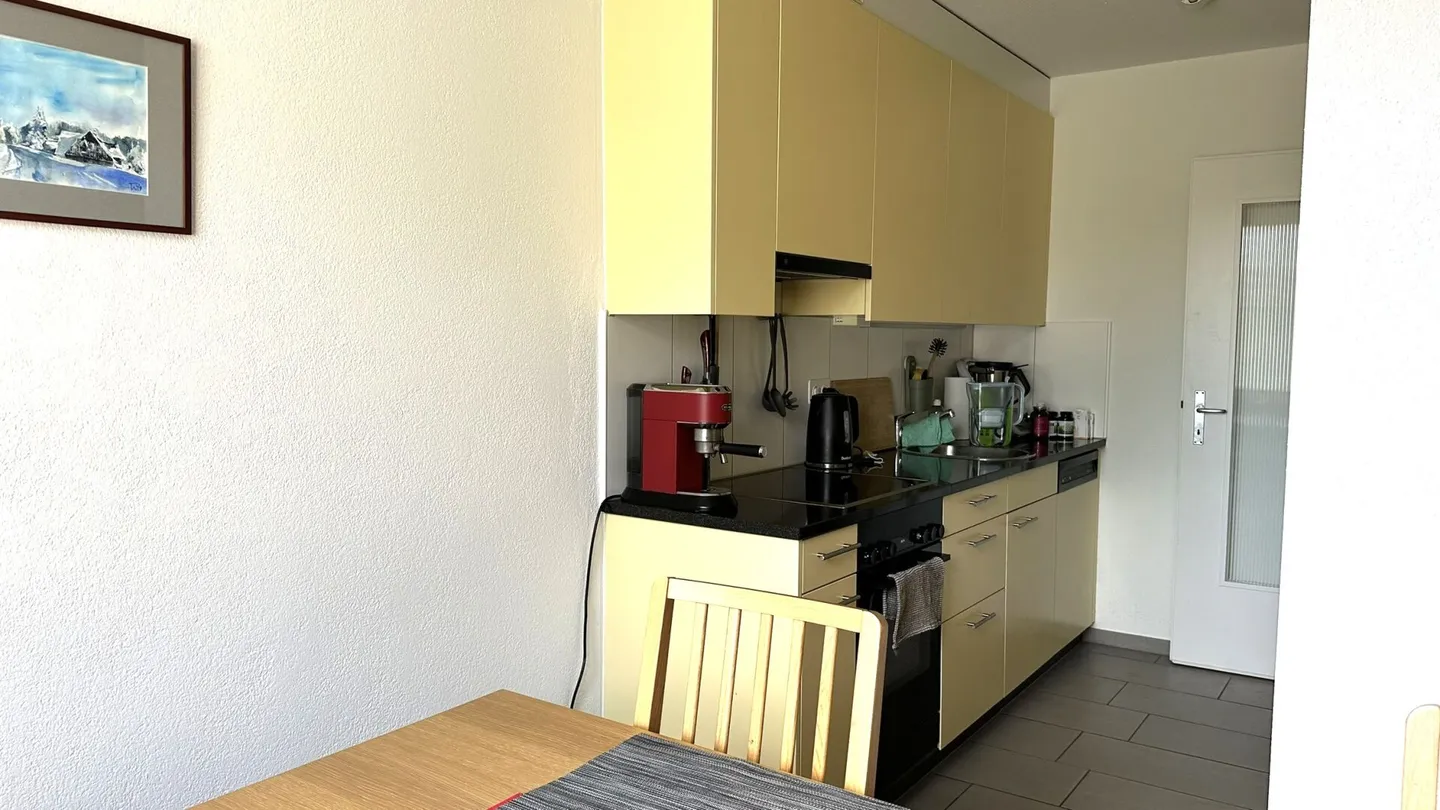 Appartement attrayant de 4 pièces dans un emplacement central à Pfäffikon - Photo 5 sur 9