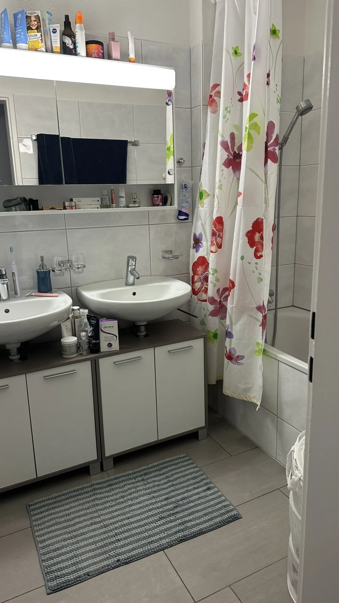 Appartement attrayant de 4 pièces dans un emplacement central à Pfäffikon - Photo 9 sur 9