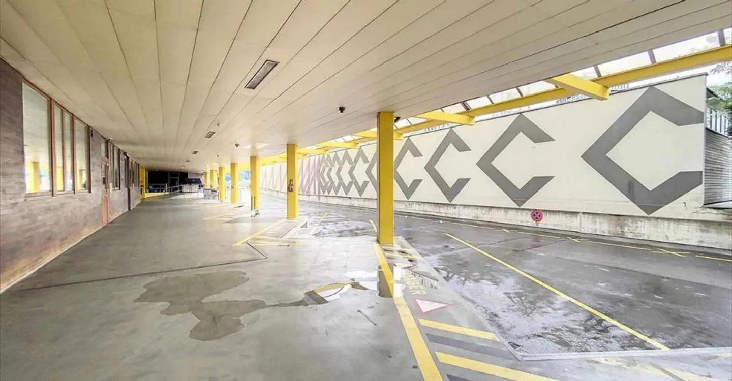 Edificio ad uso misto in affitto - Foto 1 di 5