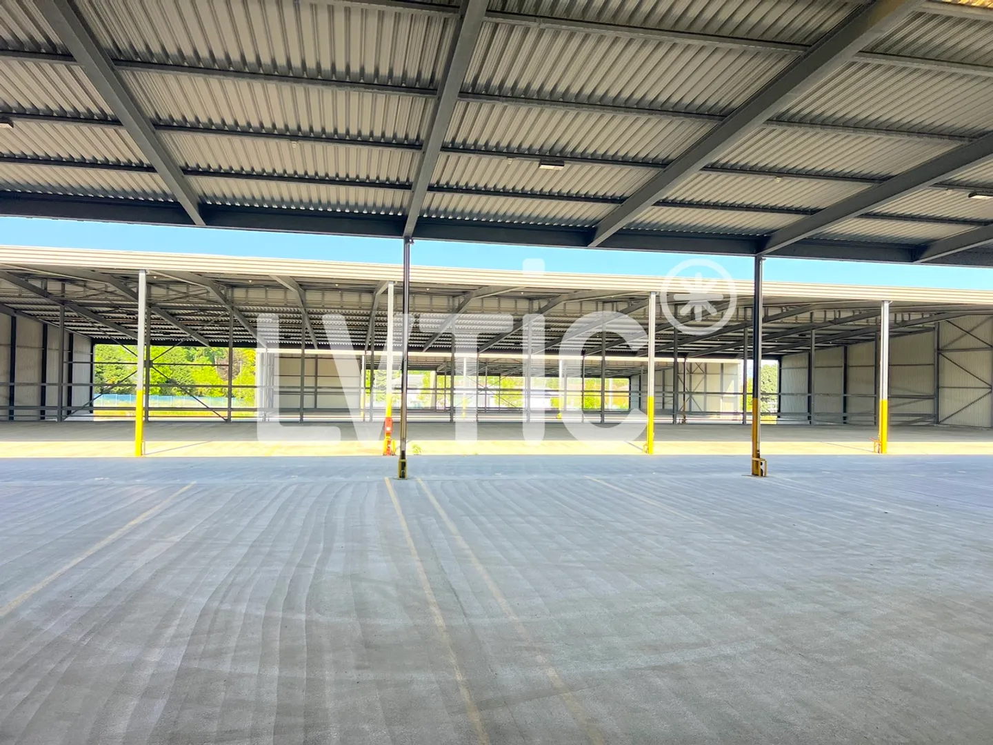 Storage halls of 12,000 m2 divisible from 1,000 m2 for rent in St Prex - Photo 11 of 13
