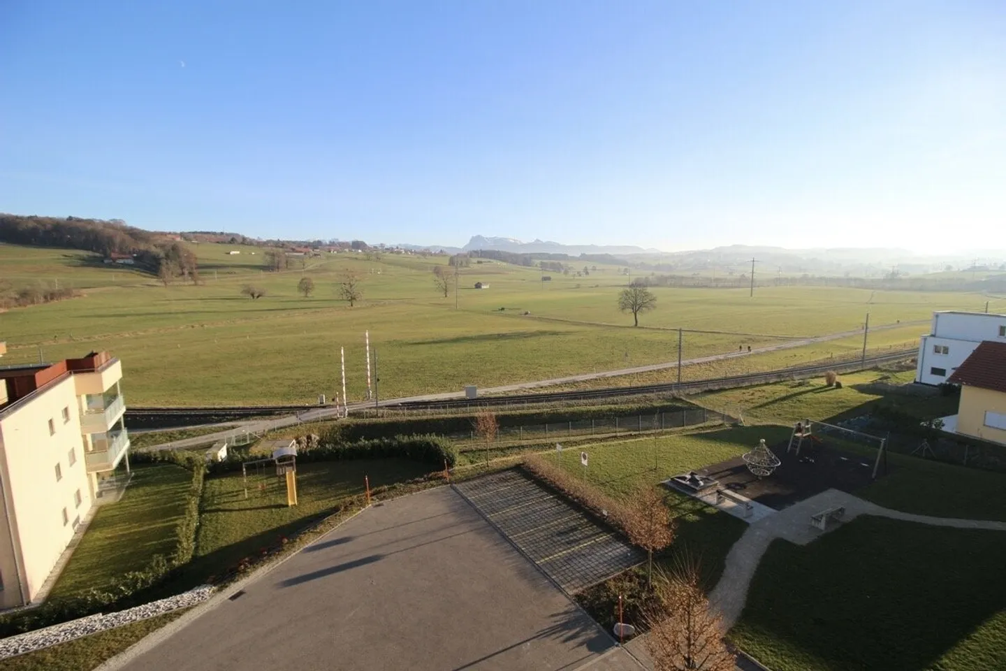 Spacious accommodation of approximately 93 m2 located in a contemporary building - Photo 5 of 12