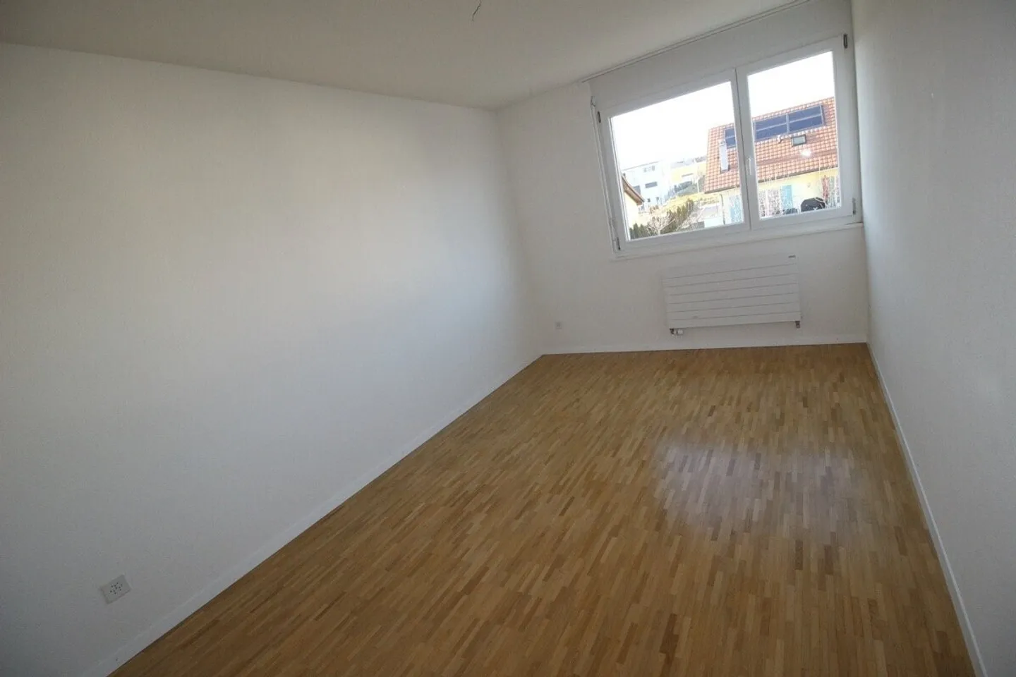 Spacious accommodation of approximately 93 m2 located in a contemporary building - Photo 8 of 12