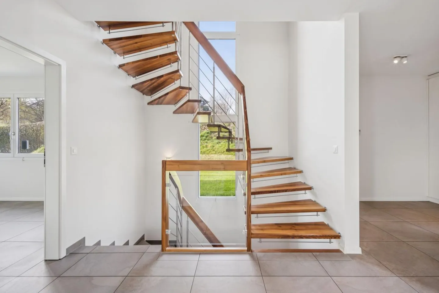 10-room family villa - Minergie equivalent standard - Photo 4 of 13