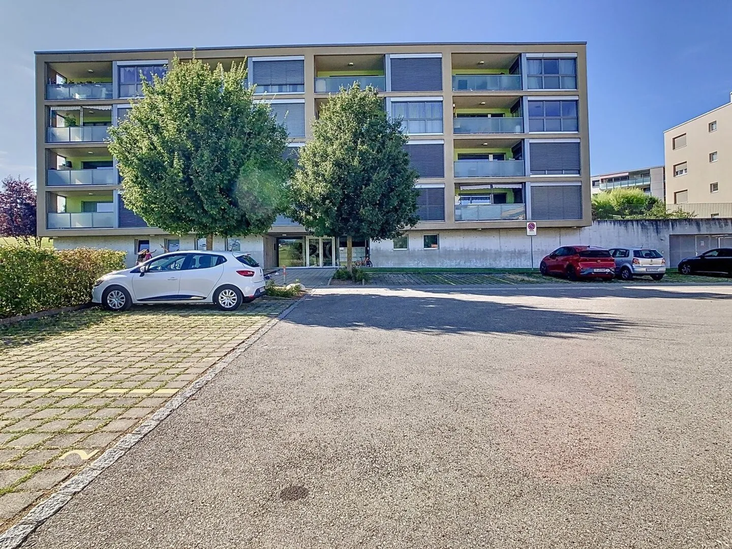 Spacious accommodation of approximately 93 m2 located in a contemporary building - Photo 12 of 12