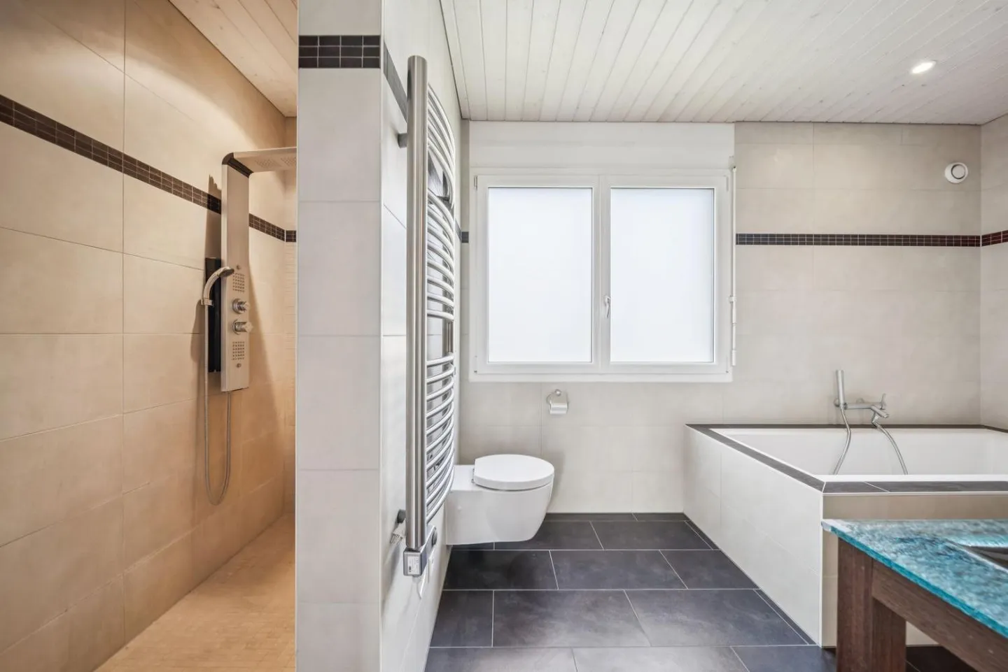 10-room family villa - Minergie equivalent standard - Photo 10 of 13