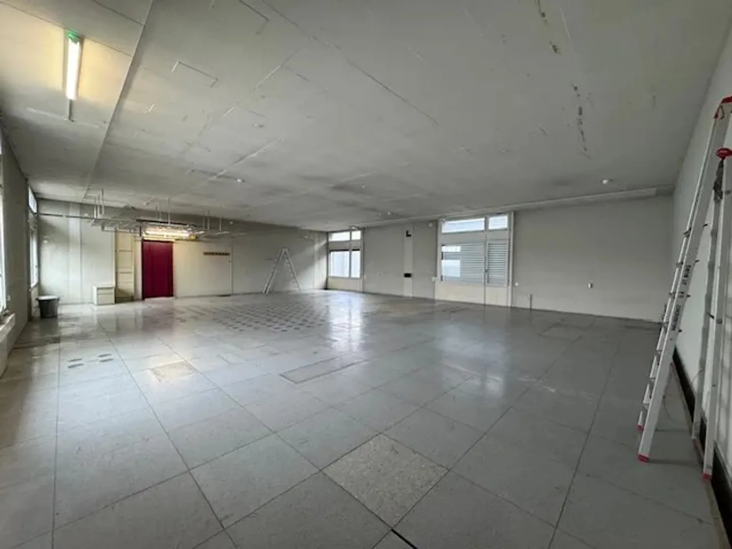 Bâtiment à louer, Alte Bernstrasse 127, à Steffisburg, Suisse - Photo 3 sur 6