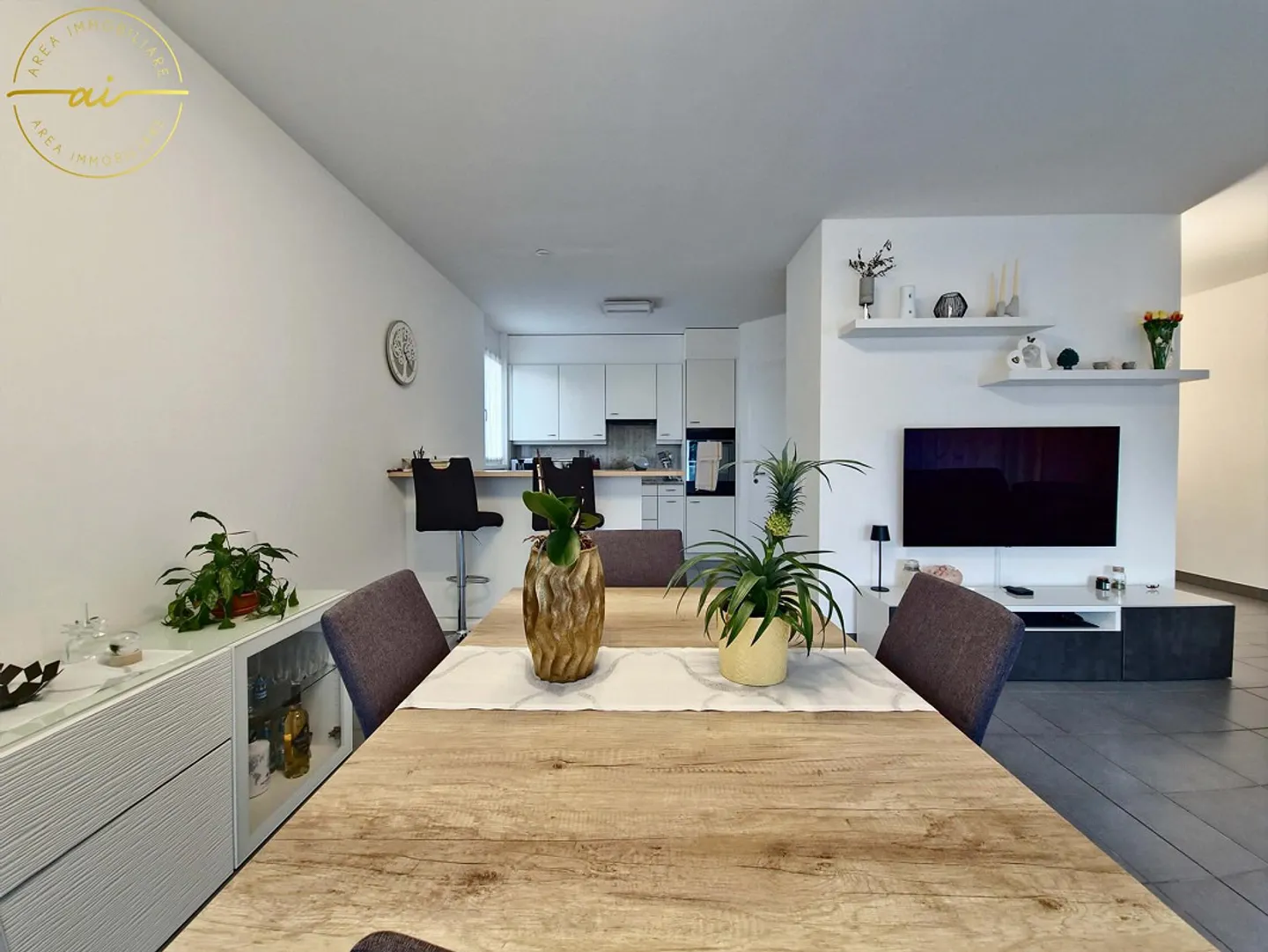APPARTEMENT LUMINEUX DE 3.5 PIÈCES AVEC VUE OUVERTE - Photo 2 sur 13
