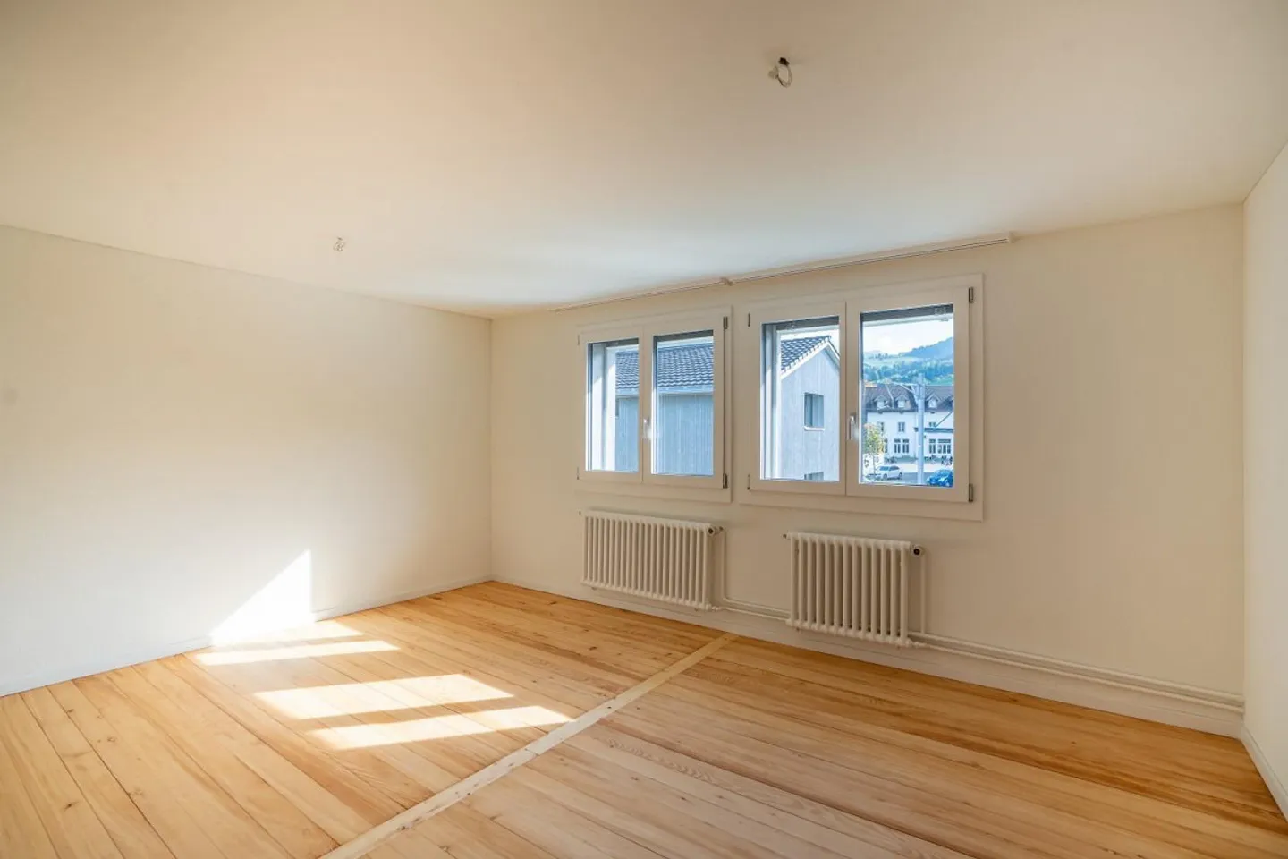 First occupancy: Living oasis with large terrace and private garden area - Photo 4 of 7