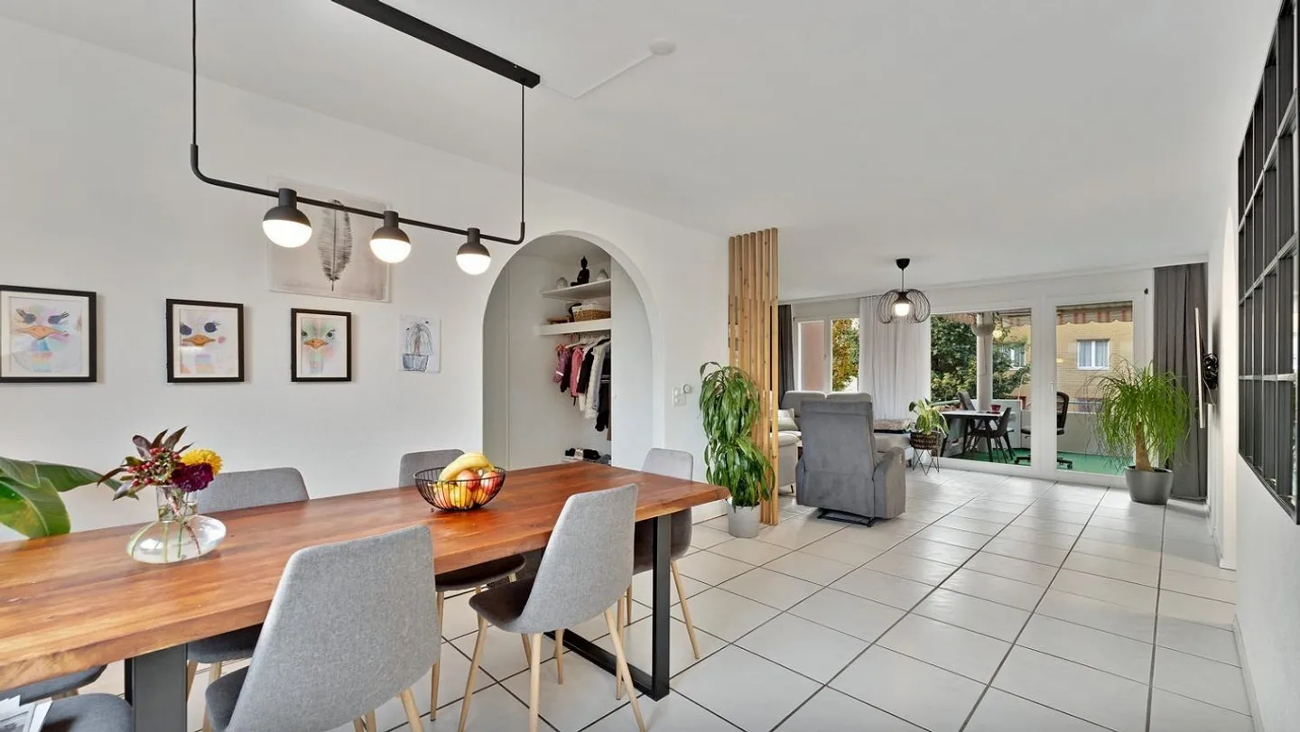 Finalmente proprietà spazioso appartamento di 4.5 stanze a Menziken - Foto 1 di 13