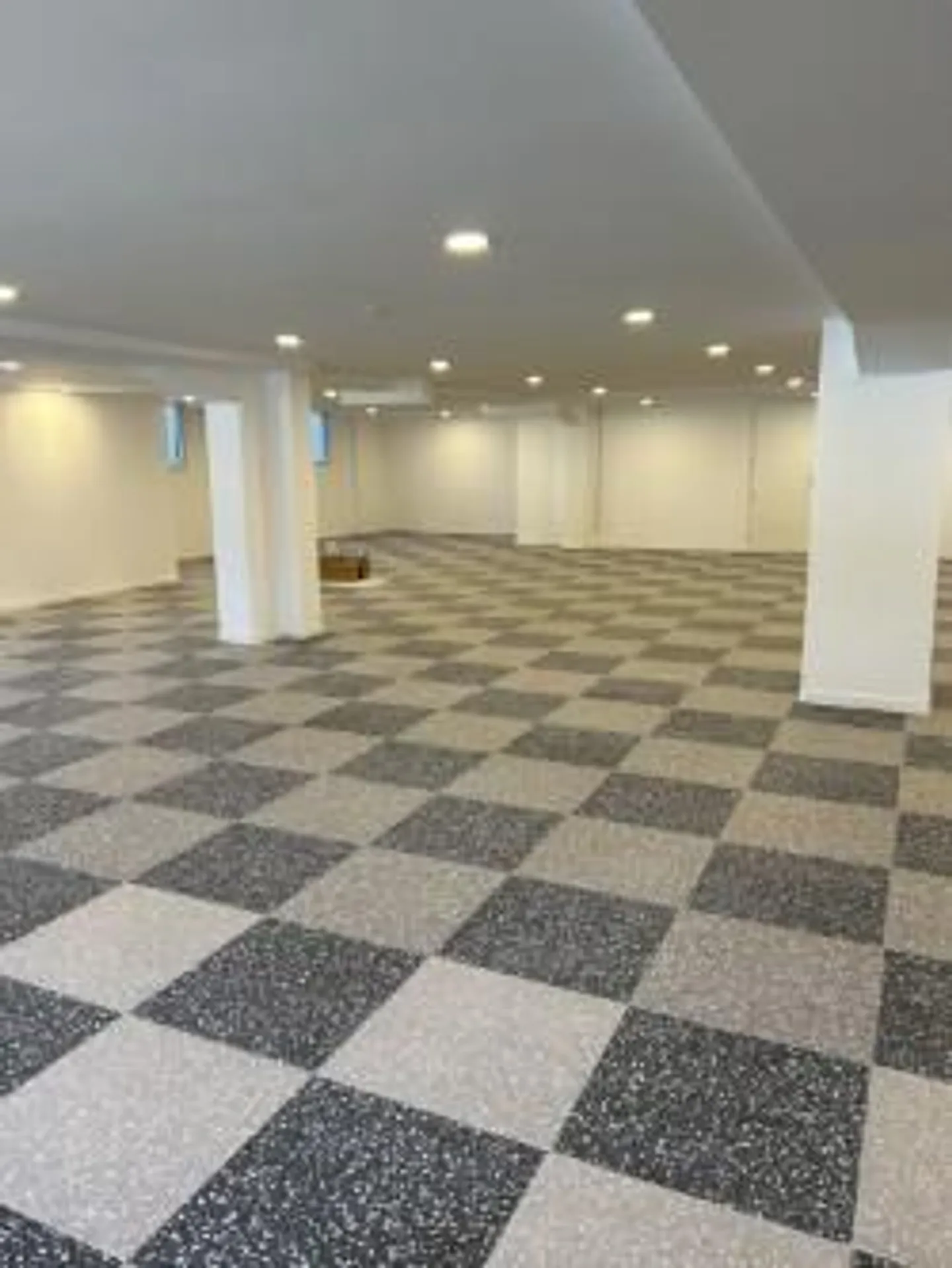 Espace commercial attrayant à louer près du centre d'Appenzell - Photo 2 sur 5