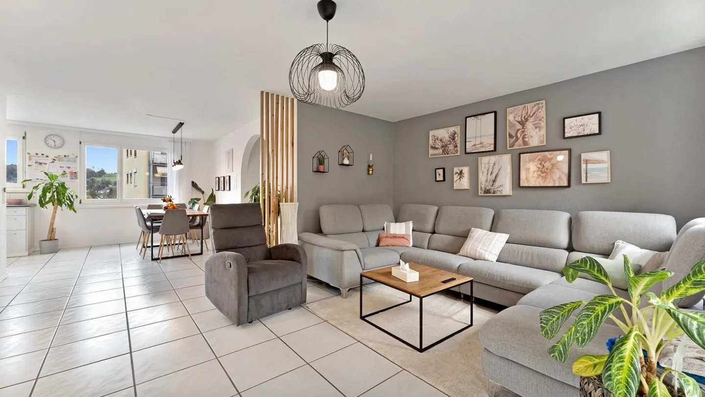 Finalmente proprietà spazioso appartamento di 4.5 stanze a Menziken - Foto 2 di 13