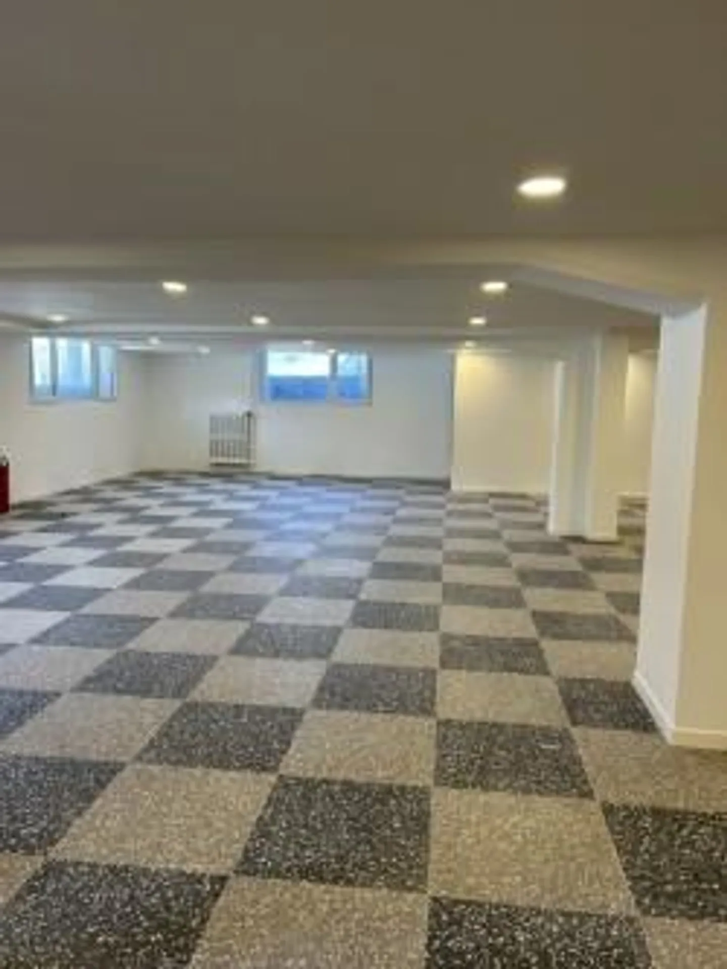 Espace commercial attrayant à louer près du centre d'Appenzell - Photo 4 sur 5