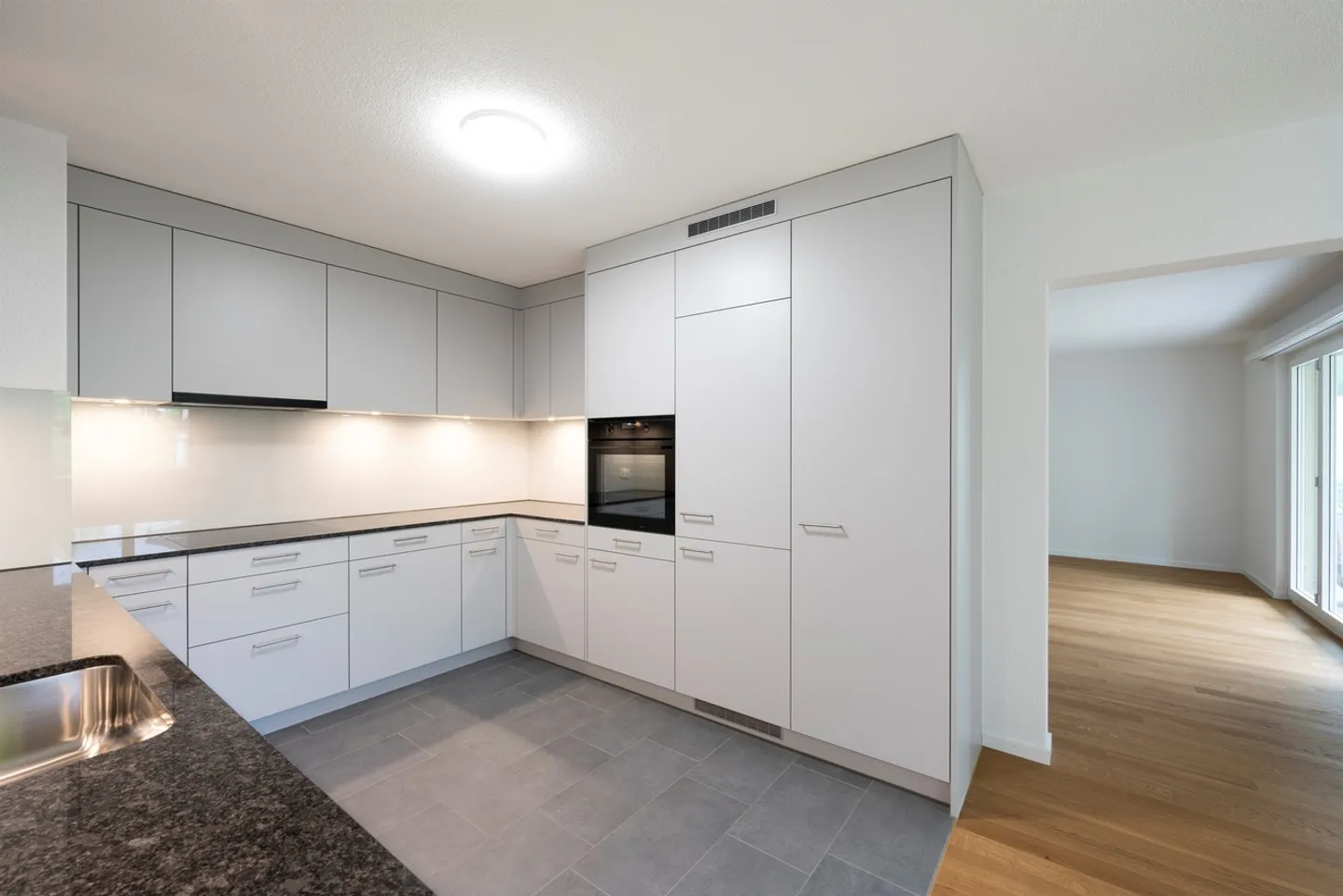 Your new home in freshly renovated apartment! - Photo 11 of 12