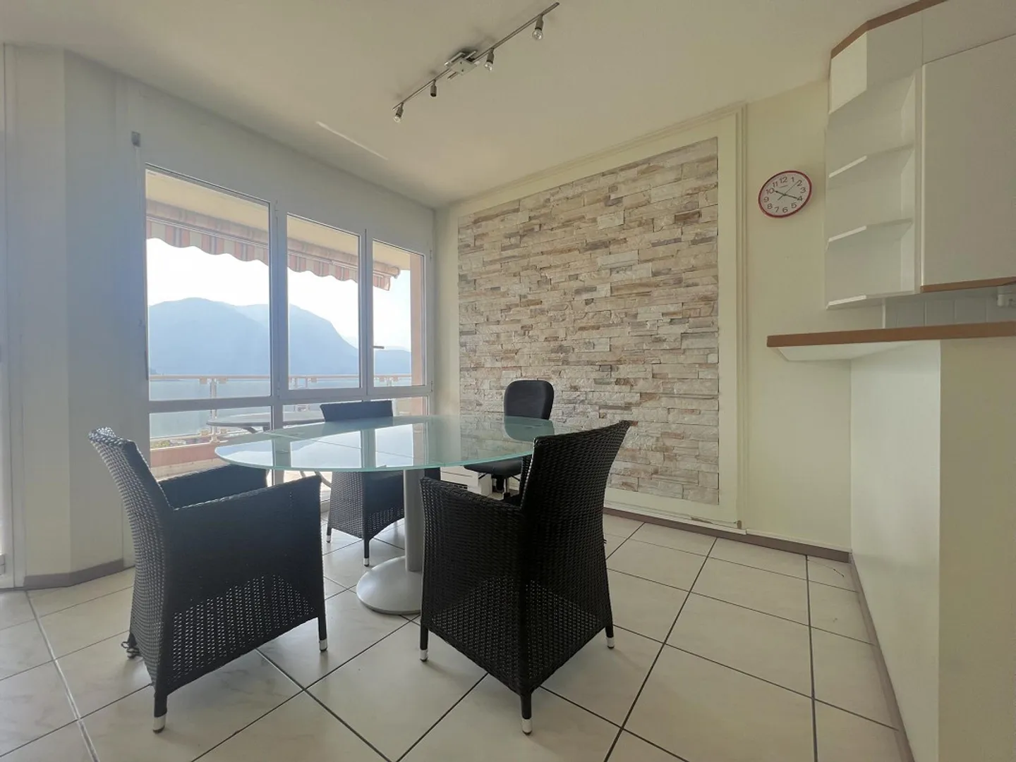 OCCASION - APPARTEMENT 4.5 PIÈCES AVEC VUE SUR LE LAC À LUGANO - Photo 3 sur 9