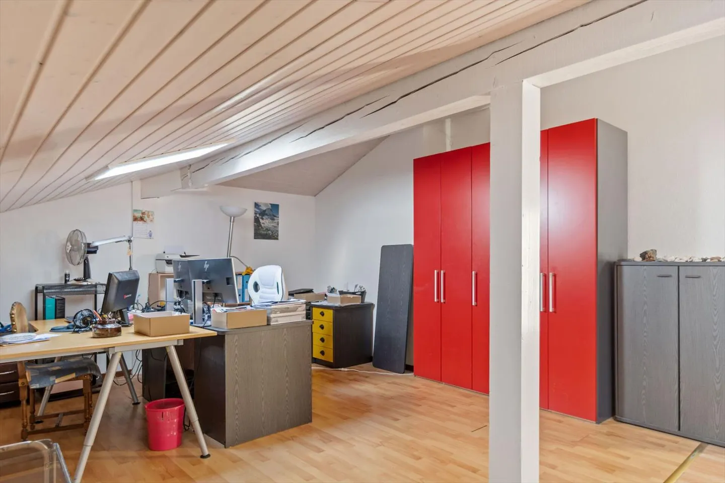 Dombresson, magnifico duplex di 4.5 locali in mansarda, garage, posto auto - Foto 13 di 13