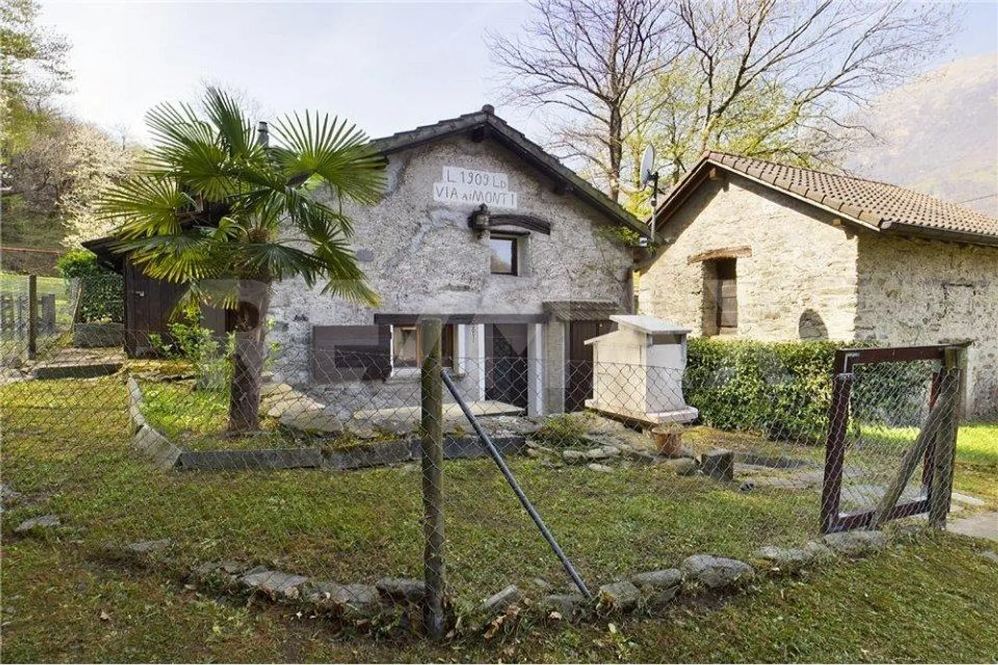 Completely renovated Ticino Rustico for your holidays - Photo 4 of 13