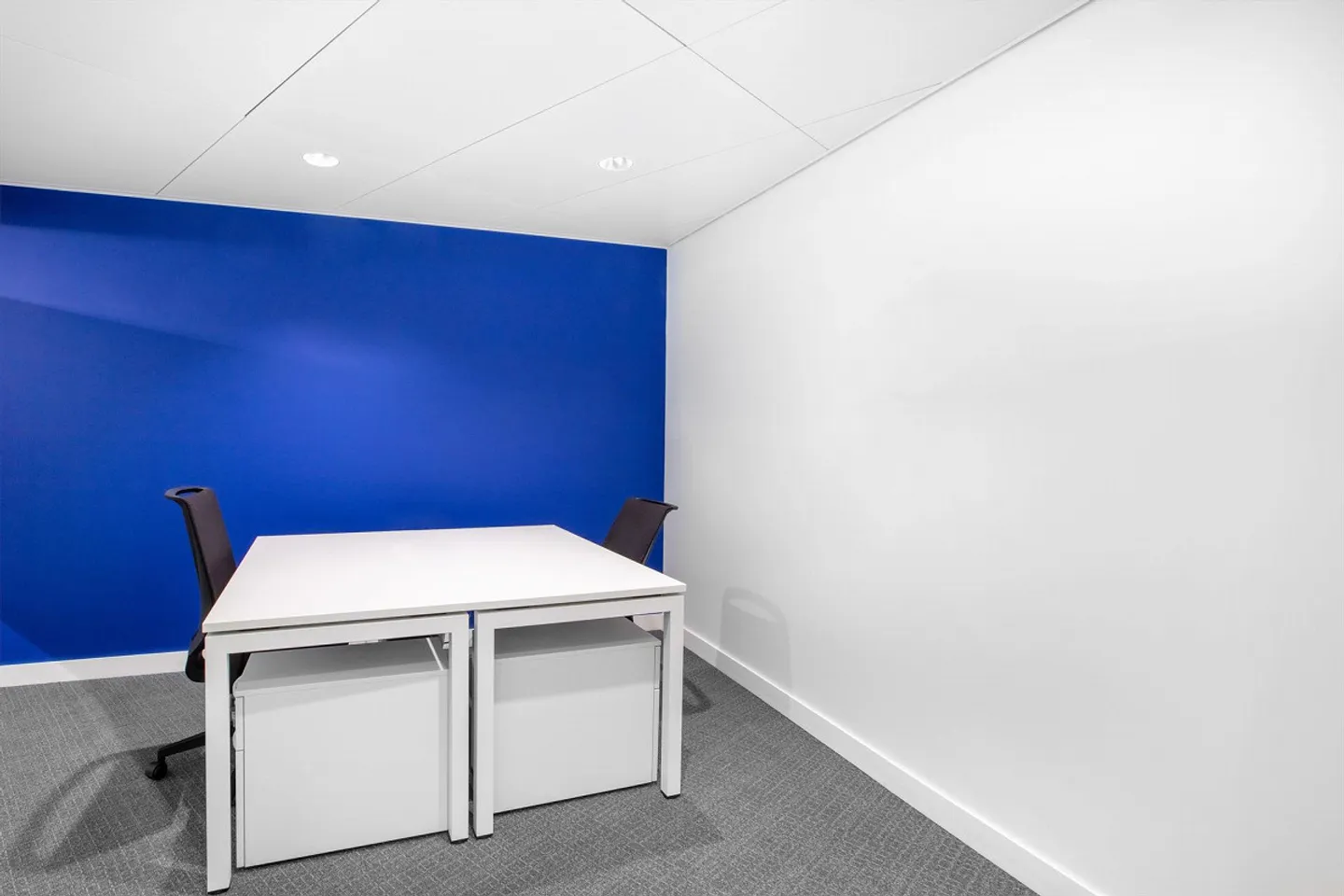 Bureau privé pour 3 à Regus Stauffacher - Photo 3 sur 10