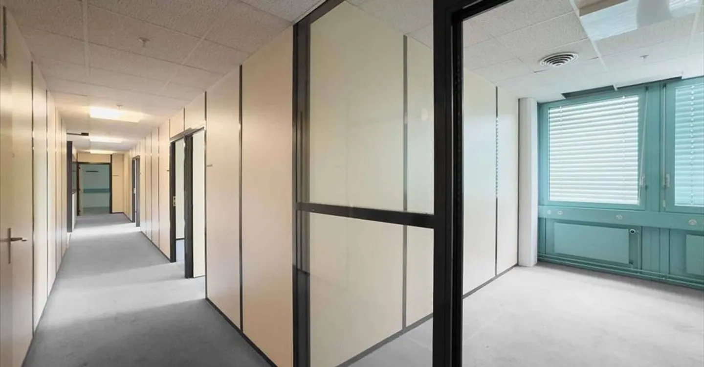 Geräumiger Büroraum in Carouge - Foto 9 von 9