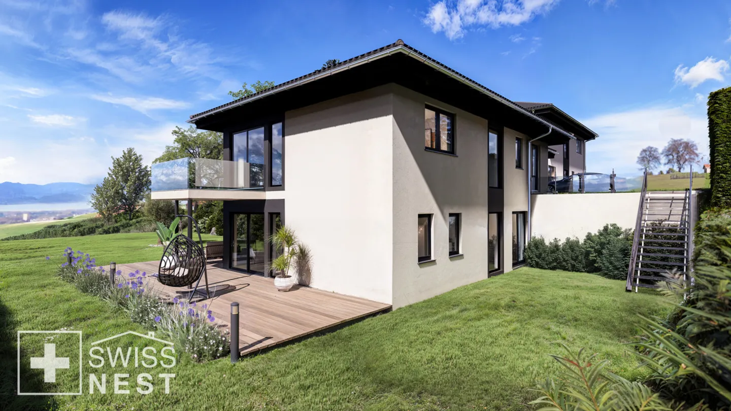 Villa with panoramic views of the lake and the Alps! - Photo 7 of 8