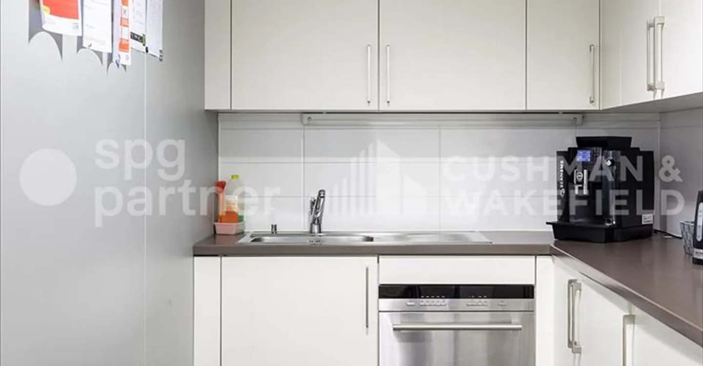 Office space for rent - Photo 8 of 11