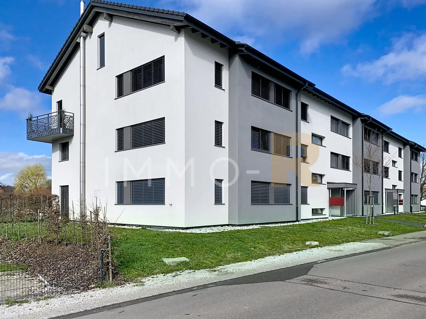 Wunderschöne 4.5-Zimmer-Wohnung mit großem Balkon - Foto 1 von 12