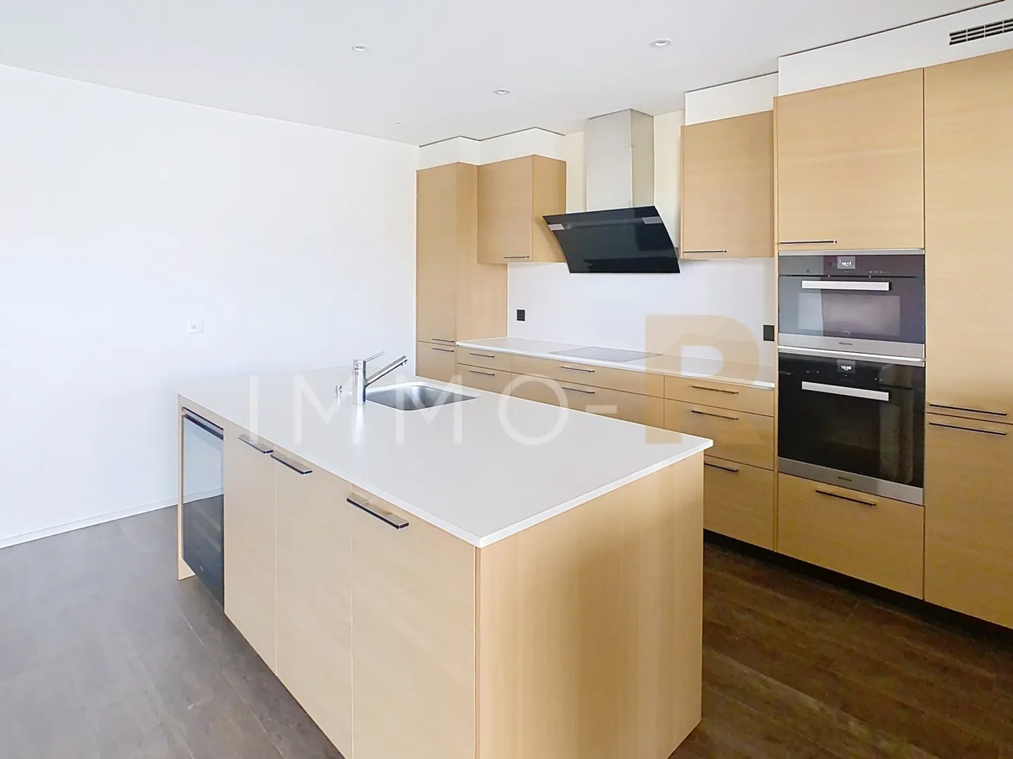 Wunderschöne 4.5-Zimmer-Wohnung mit großem Balkon - Foto 4 von 12