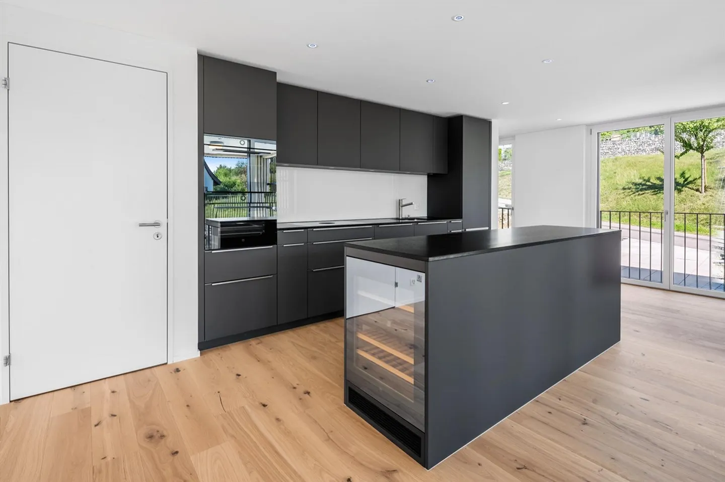 Appartamento al piano terra con giardino privato di 70 m², sauna, casa intelligente - Foto 5 di 11