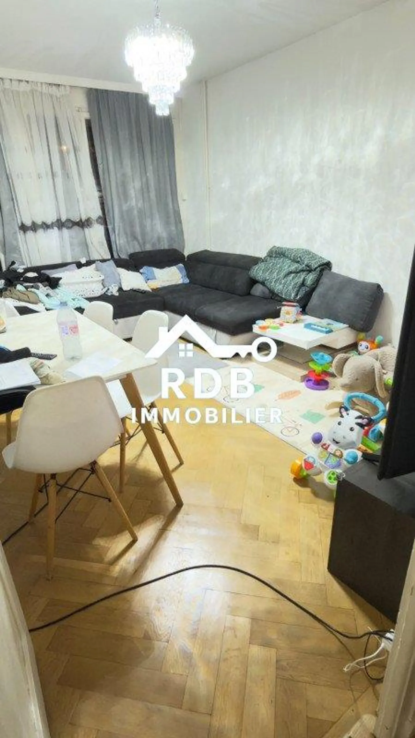 Appartement lumineux au rez-de-chaussée - Photo 2 sur 5